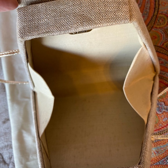 Tan & Gold Linen Triangle Purse - Picture 12 of 12